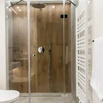 Royal - Basen&spa شقة *